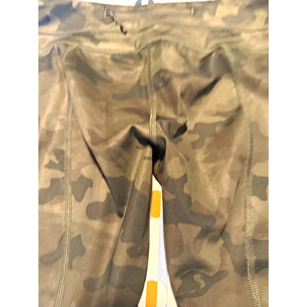 lululemon athletica Green‎ Camo Ankle Leggings Size 6 Yoga Zip Pocket